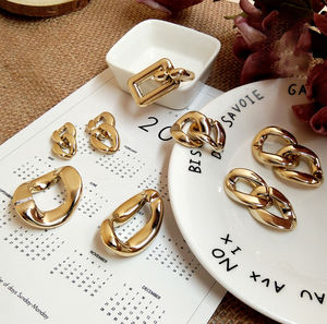 Chaîne cubaine en acrylique plaqué or de différentes tailles en vrac REWIN, accessoires en résine plastique ABS à maillons ouverts - Product Image 2