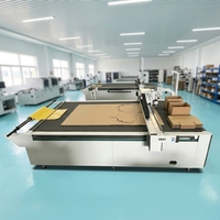 Machine de découpe numérique CNC à couteau oscillant pour tapis de souris de jeu en carton ondulé imprimé