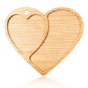 Bandeja de Servir Clásica Irregular de Madera de Pino Sólido, Ecológica y Duradera, Tabla de Charcutería para Bodas y Día de la Madre - Product Image 1