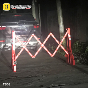 Barriera Stradale Espandibile Rossa Riflettente Portatile da 2 Metri in PE Riempibile con Acqua, Facile da Montare - Product Image 5