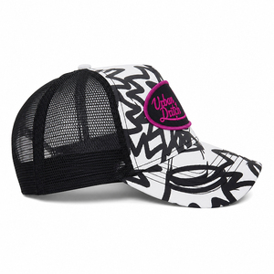 <span class=keywords><strong>Cappello</strong></span> Trucker Hip Hop Streetwear con Logo Ricamato <span class=keywords><strong>Bianco</strong></span> <span class=keywords><strong>e</strong></span> <span class=keywords><strong>Nero</strong></span>, Visiera Curva <span class=keywords><strong>e</strong></span> Rete Traspirante - Product Image 4