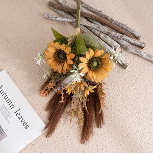 Bouquet de fleurs artificielles tournesol Fukuyama pour la décoration de la maison et des mariages CF01318 - Product Image 3