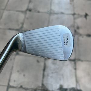 Juego de 7 Palos de Golf Forjados de Alta Gama para Diestros, Cabeza de Acero Inoxidable, Empuñadura de Goma, Flex Rígido - Product Image 3