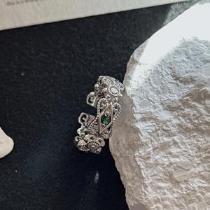 Anillo de Plata Pura S925 Estilo Palacio con Patrón de Búho, Diseño de Nicho Vintage de Lujo Ligero Francés Medieval con Circonita Verde - Product Image 4