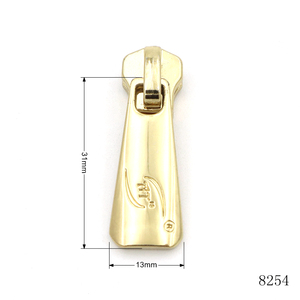Tirette de <span class=keywords><strong>fermeture</strong></span> <span class=keywords><strong>éclair</strong></span> en métal gravée avec logo de marque personnalisé, couleur or brillant, pour accessoires de maroquinerie - Product Image 2