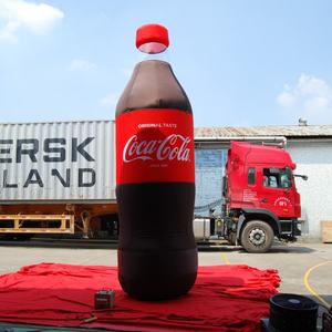 Réplica <span class=keywords><strong>de</strong></span> Botella <span class=keywords><strong>de</strong></span> <span class=keywords><strong>Coca</strong></span>-<span class=keywords><strong>Cola</strong></span> Gigante Inflable KeepFuns con Sabor Original - Accesorio Promocional <span class=keywords><strong>de</strong></span> Gran Tamaño para Eventos <span class=keywords><strong>de</strong></span> Venta Minorista/Bebidas - Product Image 1
