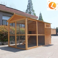 Poulailler spacieux et moderne en bois avec enclos sécurisé en grillage, toit résistant aux intempéries et nichoir pour volailles d'extérieur
