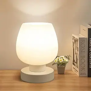 Design semplice comodino scrivania Touch lampada da comodino moderna piccola lampada con paralume in vetro opale bianco