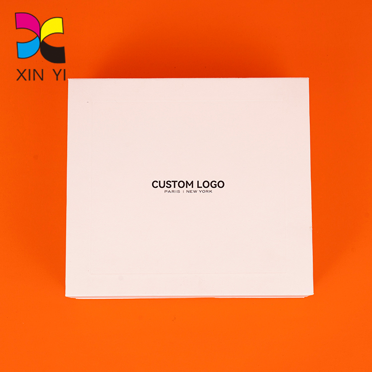 Customized Luxury Cardboard Folding Boxes White Package Magnetic Gift Box