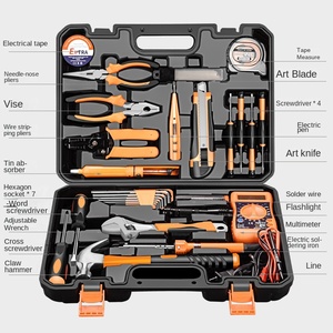 Coffret cadeau d'outils à main pour la maison avec jeu de douilles, clés et pinces - Product Image 6