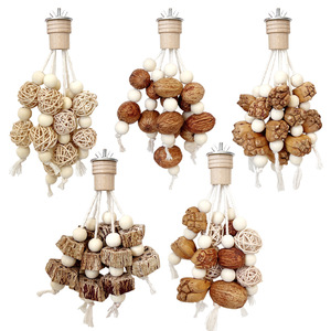 Giocattolo per Pappagalli Peonia Tiger Skin, Snack per Affilare i Denti e Alleviare la Noia, Noci di Carambola su Corda - Product Image 5