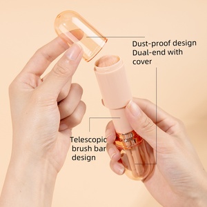 Pinceau de maquillage portable 4-en-1 anti-poussière, design télescopique en plastique pour application de poudre libre, blush, fard à paupières et rouge à lèvres - Product Image 2