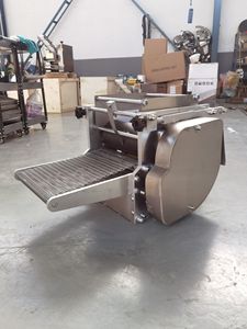 Máquina Comercial para Hacer Tortillas de Harina de Maíz de Acero Inoxidable 304, Capacidad de 30 Piezas/Min para Tacos, Burritos y Quesadillas - Product Image 4