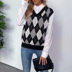 Gilet a Maglia da Donna Moda Autunno e Inverno con Scollo a V e Motivo a Quadri, Indossabile Come Capo Esterno o Interno - Product Image 4