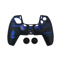 Coque en silicone premium gravée au laser, protection anti-rayures avec 2 capuchons de joystick, poignée ergonomique pour manette PS5