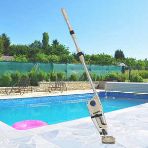 Nettoyeur de <span class=keywords><strong>piscine</strong></span> <span class=keywords><strong>rechargeable</strong></span> 26 gal/min, autonomie 60 min, <span class=keywords><strong>aspirateur</strong></span> de <span class=keywords><strong>piscine</strong></span> sans fil, forte aspiration avec poteau 190cm <span class=keywords><strong>pour</strong></span> <span class=keywords><strong>piscine</strong></span> et spa - Product Image 1