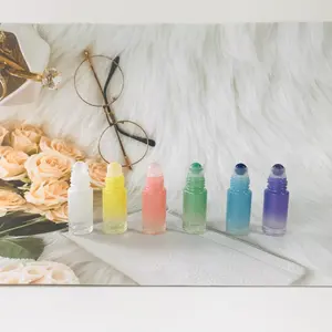 Roller Bottle With Gemstone Wholesale 5ml Ombre Pink Green Purple Yellow White Blue Gradient Essential Oil Glass Bottle With Gemstone Crystal Roller