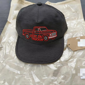 Casquette bec de canard haut de gamme sur mesure avec un processus de production professionnel - Product Image 1