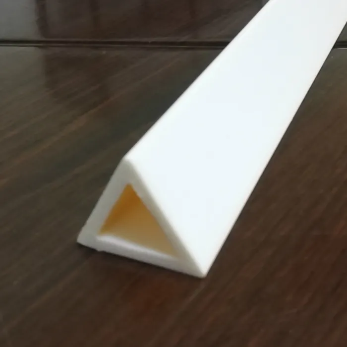त्रिकोणीय आकार प्लास्टिक ट्यूब पीवीसी extruded ट्यूब