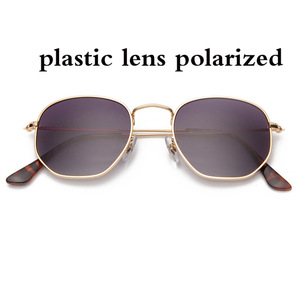 <span class=keywords><strong>Occhiali</strong></span> <span class=keywords><strong>da</strong></span> <span class=keywords><strong>Sole</strong></span> Esagonali 3548 Polarizzati per Uomo e Donna, Lenti in Vetro <span class=keywords><strong>da</strong></span> 54mm, Specchio con Colore Sfumato, Protezione UV400 - Product Image 4