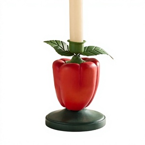 Candelabro de Hierro con Forma de Pimiento Rojo y Hojas Verdes, Base Metálica Resistente para Decoración del Hogar, Bodas y Pascua - Product Image 1