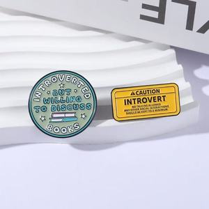 Broches de Esmalte con <span class=keywords><strong>Citas</strong></span> para Introvertidos, de Aleación de Zinc, para Graduación, para Discutir sobre Libros, Insignia de Solapa, Joyería, Regalos - Product Image 3