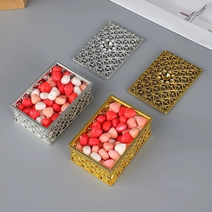 Boîte à bonbons carrée dorée en plastique ajouré pour mariage, boîte à dragées pour <span class=keywords><strong>Ferrero</strong></span> <span class=keywords><strong>Rocher</strong></span>, fête prénuptiale, fiançailles, fournitures cadeaux - Product Image 3