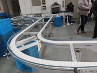 Machine automatique à haute productivité pour l'emballage et le capsulage de bouteilles médicales en plastique PET vides