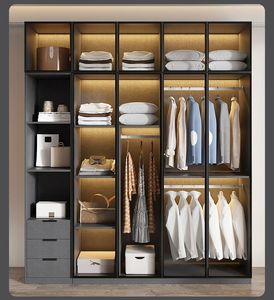 Système d'organisation de <span class=keywords><strong>placard</strong></span> ouvert moderne et réglable avec cadre noir, éclairage LED, double tringle de suspension et tiroirs, prêt à assembler (RTA) pour usage hôtelier - Product Image 1
