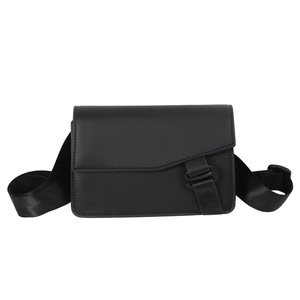 Sac bandoulière en cuir personnalisable, imperméable et résistant à l'eau, avec sangle réglable pour les voyages, le travail et le sport - Product Image 2