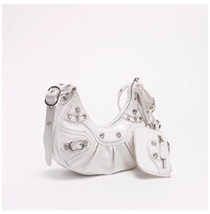 2025ใหม่<span class=keywords><strong>กระเป๋า</strong></span>ถือผู้หญิง<span class=keywords><strong>กระเป๋า</strong></span>ใส่ของใต้วงแขนมีพู่ห้อยกระเป๋าสะพายไหล่กระเป๋าแมสเซนเจอร์แบบสามในหนึ่งสำหรับสาวฮอต - Product Image 2