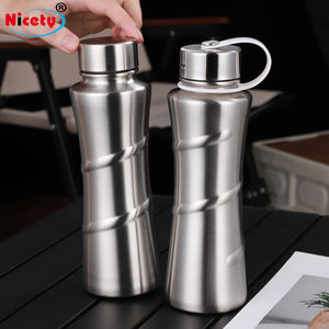 Fabrieks Directe Klassieke 500Ml Roestvrijstalen Vacuümfles Fles Met Handvat Deksel Draagbaar Ontwerp Voor Drinkwater Warm Verkoop - Product Image 2