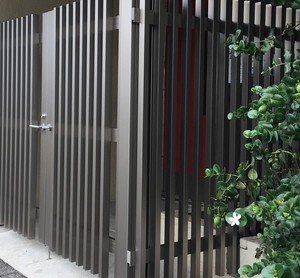 Clôture verticale en aluminium à lattes, revêtement poudré, écran d'intimité, clôture moderne en aluminium à lames <span class=keywords><strong>pour</strong></span> la clôture de la cour avant de la villa - Product Image 6