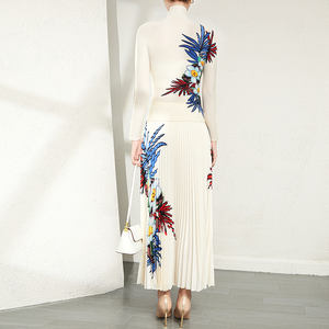 Accepter <span class=keywords><strong>Ensemble</strong></span> 2 pièces personnalisé de haute qualité plissé imprimé style décontracté pour femmes <span class=keywords><strong>Ensemble</strong></span> chemise à manches longues et jupe longue plissée <span class=keywords><strong>Ensemble</strong></span> deux pièces - Product Image 6