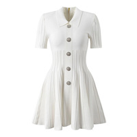Robe pull mini côtelée pour femme, col rabattu, boutons métalliques décoratifs, manches courtes, taille cintrée, coupe trapèze, été, couleur unie