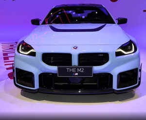 BMW M2 Competition Coupé con Estilo Compacto y Agresivo y Rendimiento Preparado para la Pista - Product Image 1