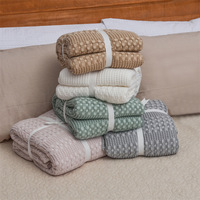 Couverture gaufrée en fibre de bambou et coton Couverture de lit légère et respirante pour printemps et été Couverture tissée esthétique de luxe