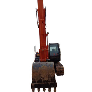 Excavatrice sur chenilles hydraulique d'occasion Hitachi ZX200 20 tonnes modèle 2023, engin de terrassement lourd, avec boîte de vitesses, pompe à engrenages et moteur. - Product Image 1