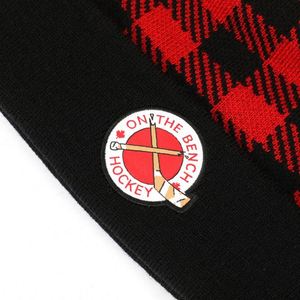 Bonnet tricoté chaud pour l'hiver, 100 % acrylique, avec pompon pour enfants, motif écossais noir et rouge, patch tissé – Vente chaude - Product Image 5