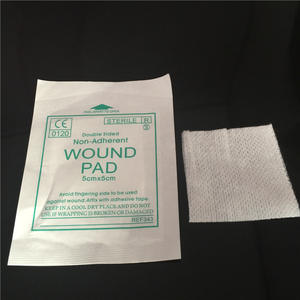 Pansement non adhésif MediCare 5x5 cm, pansement médical absorbant pour couvrir les plaies - Product Image 4