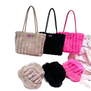 Nouveau <span class=keywords><strong>Sac</strong></span> Fourre-tout Simple et Polyvalent Grande Capacité <span class=keywords><strong>pour</strong></span> <span class=keywords><strong>Femme</strong></span>, en Peluche, Style Décontracté, avec Fermeture Éclair, Collection Automne Hiver HK 2026 - Product Image 1