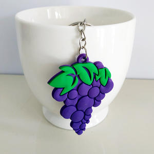 Haute Qualité Creative Sac Accessoires Clé De Voiture Pendentif Petit Cadeau En Gros PVC Doux Adhésif Simulé Fruit Porte-clés - Product Image 4