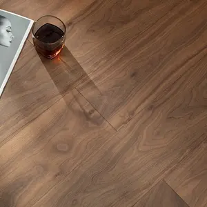 Plancher en bois d'ingénierie multicouche d'intérieur pour la décoration de la maison Plancher en bois de chêne de 1.2mm d'épaisseur