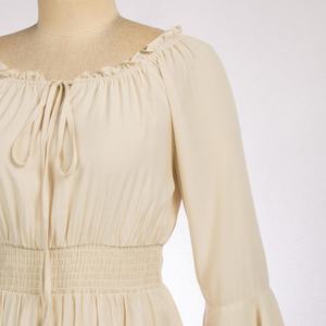 Robe longue médiévale Renaissance pour femme, coupe asymétrique, à manches cloche et épaules dénudées - Product Image 5