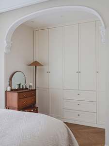 Grande armoire de chambre à coucher en bois massif moderne fabriquée en Chine - Product Image 4