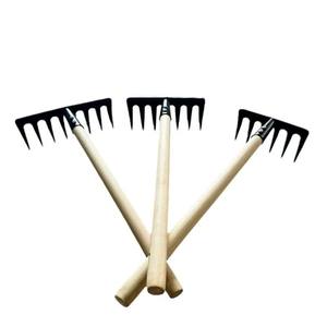 Rastrillo de Jardín de Acero Directo de Fábrica con Mango de Madera, Seis, Siete u Ocho Dientes, Herramienta para Remover Maleza y Remover la Tierra - Product Image 4