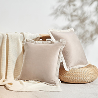 Housses de coussin décoratives durables à assortir, en velours hollandais doux avec pompons, vente en gros