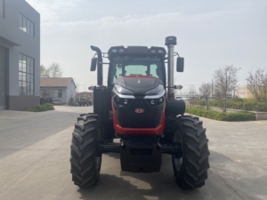 Tracteur agricole économique 200 CV 4x4 avec cabine, moteur diesel fiable, pompe et boîte de vitesses, directement de l'usine chinoise pour opérations agricoles - Product Image 1