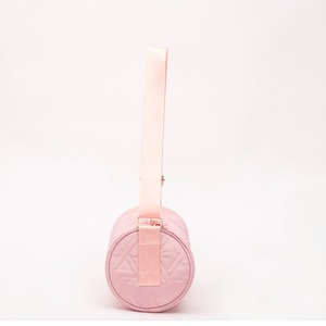 กระเป๋าสะพายไหล่ผ้าควิลท์สีชมพูแฟชั่นสำหรับผู้หญิง - Product Image 2