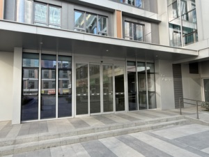 Porte Coulissante Automatique 2025 avec Contrôle d'Accès Intégré - Product Image 2